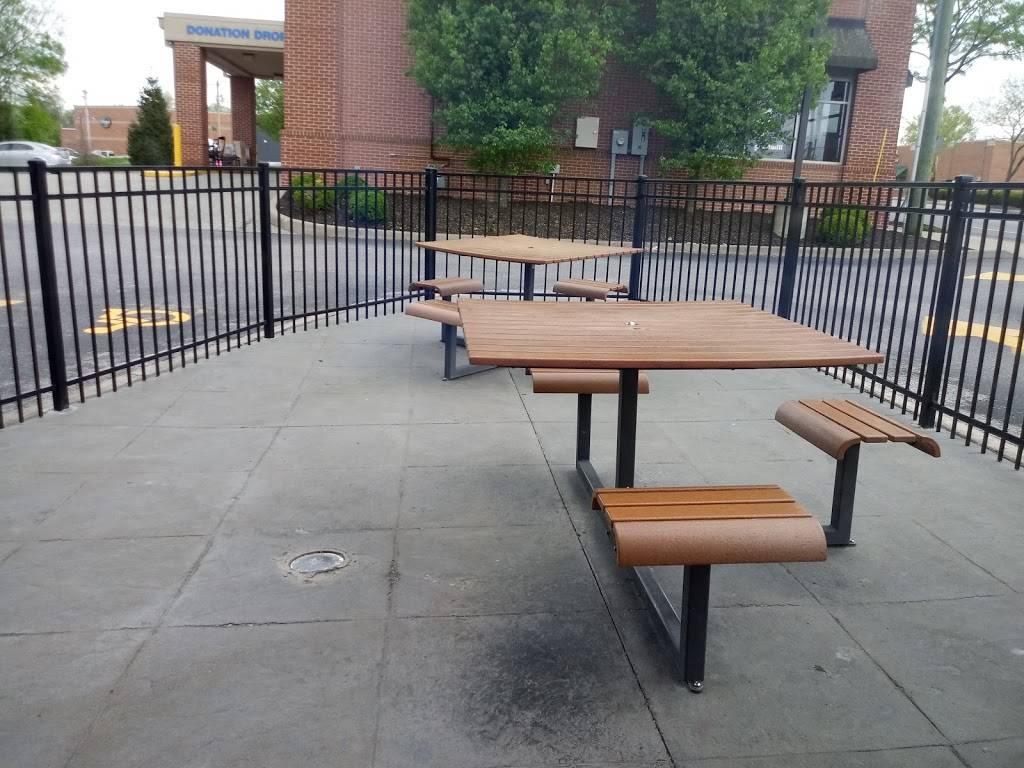 Wendys | restaurant | 2238 Beechmont Ave, Cincinnati, OH 45230, USA | 5132314834 OR +1 513-231-4834