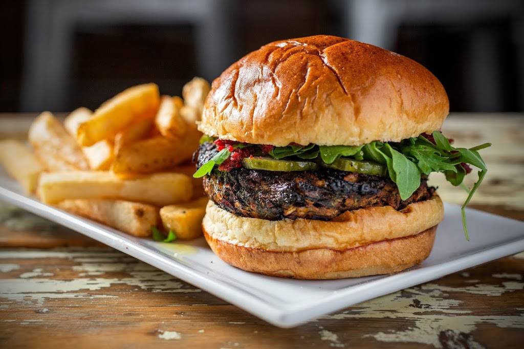 Peckish Pig | restaurant | 623 Howard St, Evanston, IL 60202, USA | 8474916778 OR +1 847-491-6778