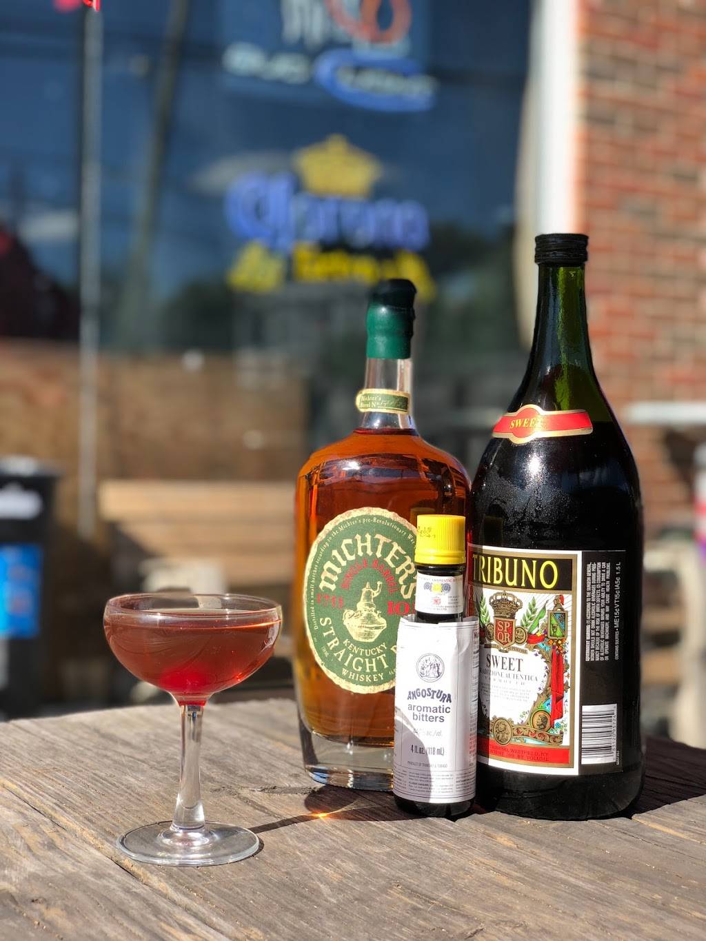 Bootleg Mannings Craft Beer & Whiskey Bar | restaurant | Staten Island, NY 10303, USA | 7189814988 OR +1 718-981-4988