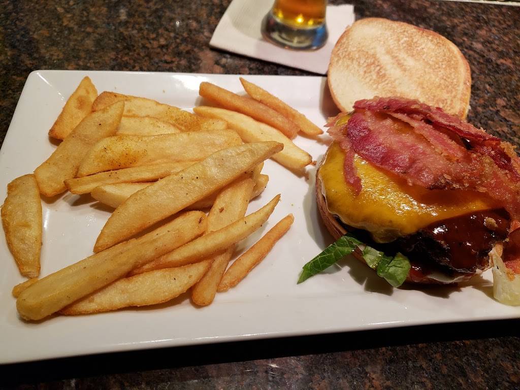 Red Robin Gourmet Burgers and Brews | restaurant | 5550-3 Whittlesey Blvd, Columbus, GA 31909, USA | 7066496419 OR +1 706-649-6419