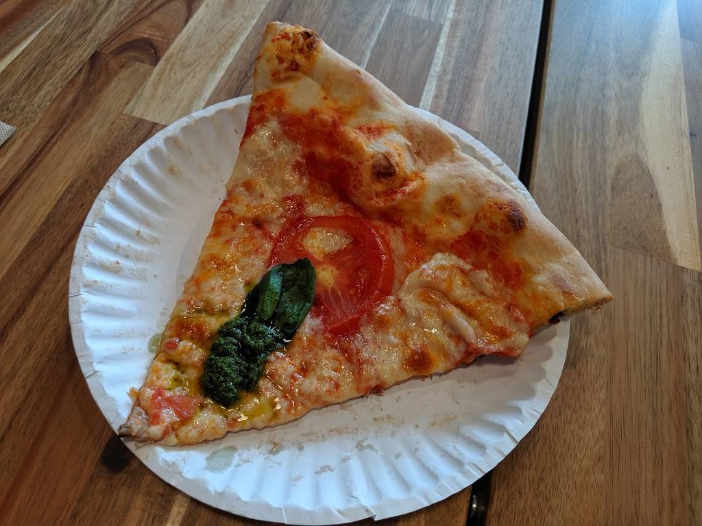 New-Yorkaise | restaurant | 309 de la Montagne, Montréal, QC H3C 0R9, Canada | 5145437616 OR +1 514-543-7616