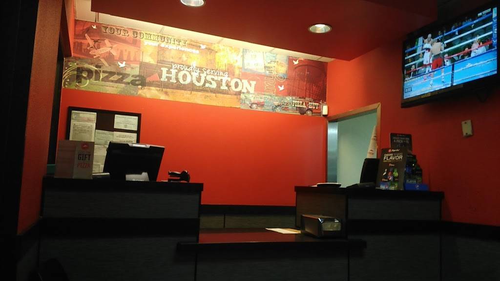 Pizza Hut | meal takeaway | 7820 Long Point Rd, Houston, TX 77055, USA | 7136888100 OR +1 713-688-8100