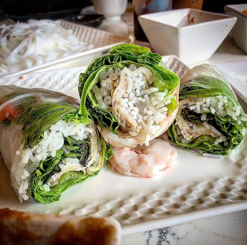 Pho Black Bull | restaurant | 888 Dundas St E, Mississauga, ON L4Y 4G6, Canada | 9052079999 OR +1 905-207-9999