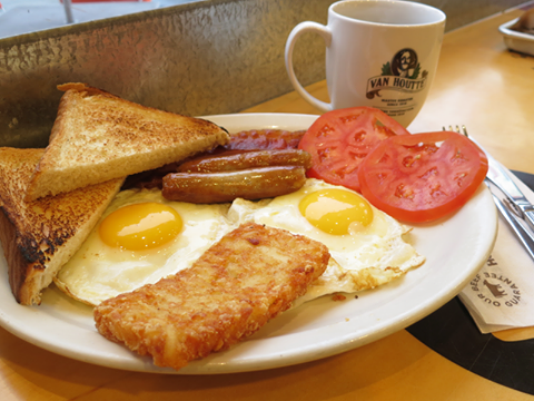 A&W | restaurant | 24 Rue Saint-Jacques, Sherbrooke, QC J1R 0T2, Canada | 8199331200 OR +1 819-933-1200