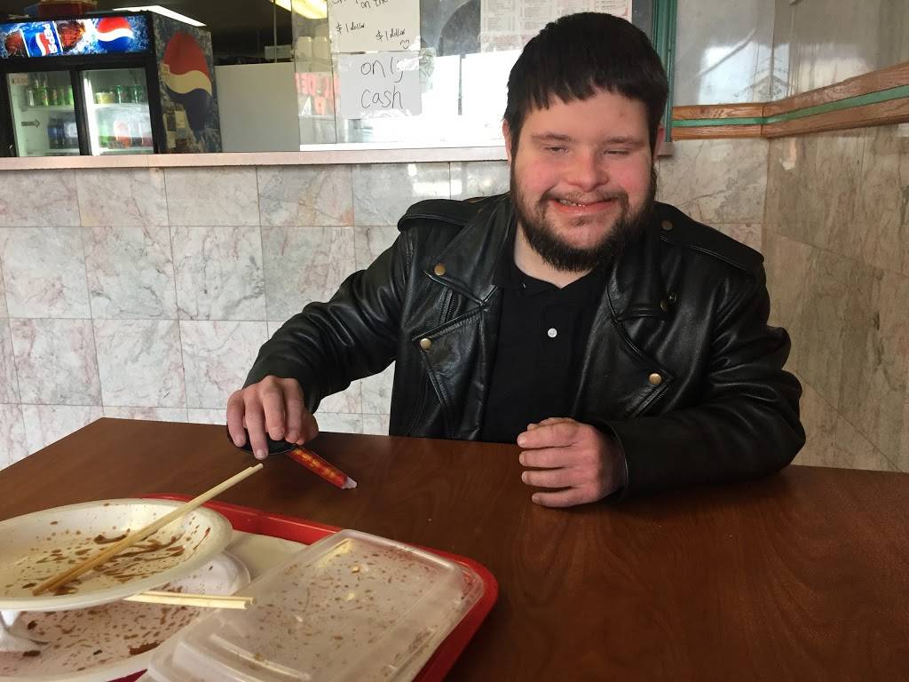 China King Restaurant | restaurant | 2501 S 70th St, Philadelphia, PA 19142, USA | 2153655889 OR +1 215-365-5889