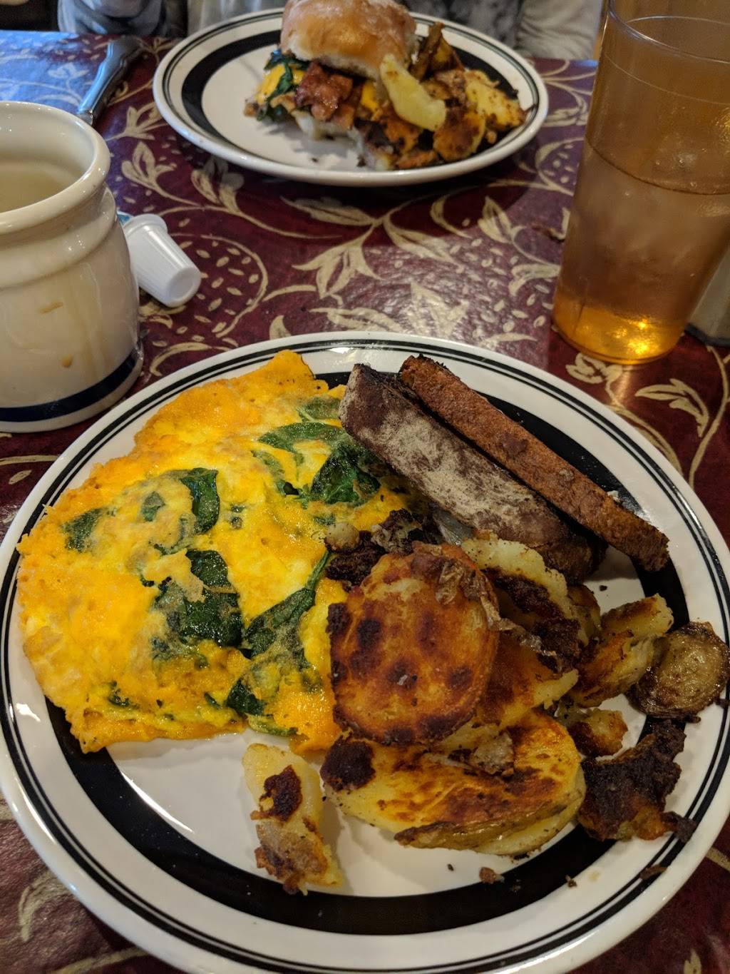 Fishers Station | restaurant | 7548 Main St Fishers, Victor, NY 14564, USA | 5857423280 OR +1 585-742-3280