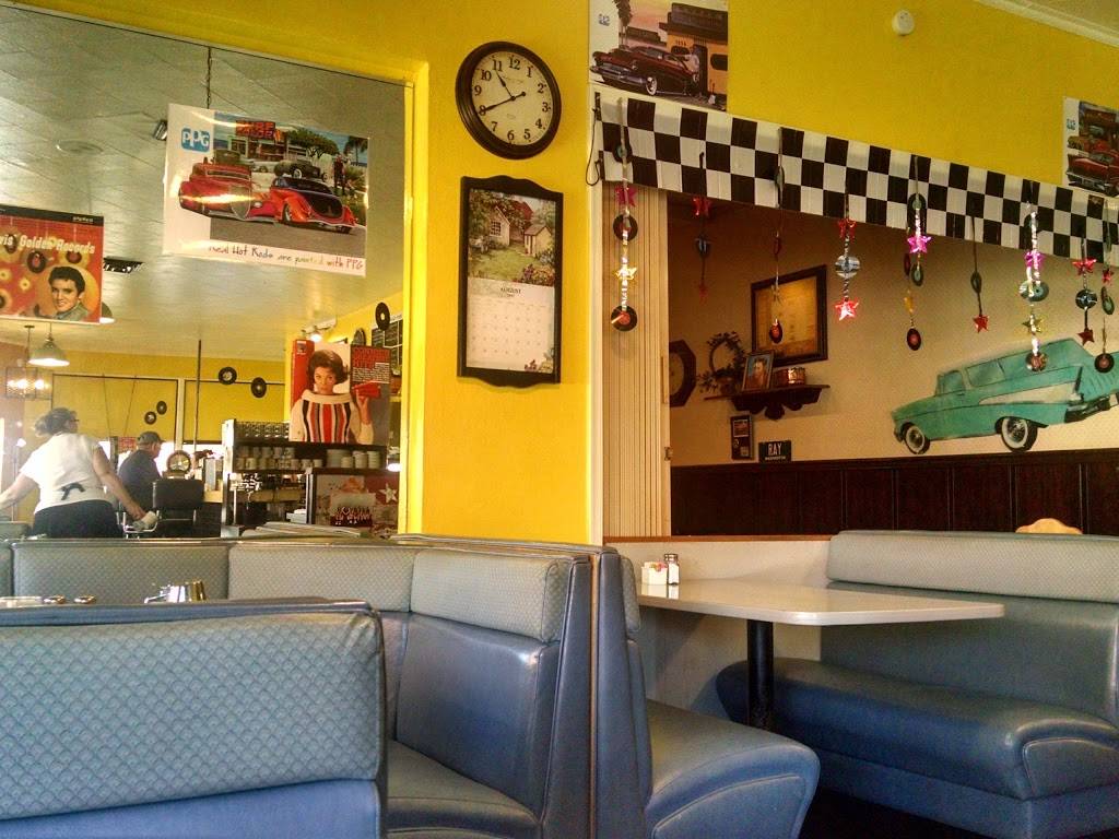 Bee Hive Restaurant | restaurant | 300 S Main St, Montesano, WA 98563, USA | 3602494131 OR +1 360-249-4131