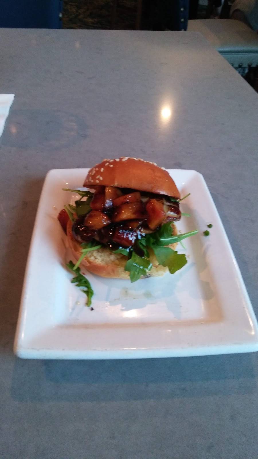 Stonehouse Bar & Grill | restaurant | 6001 La Madrona Dr, Santa Cruz, CA 95060, USA | 8314401000 OR +1 831-440-1000