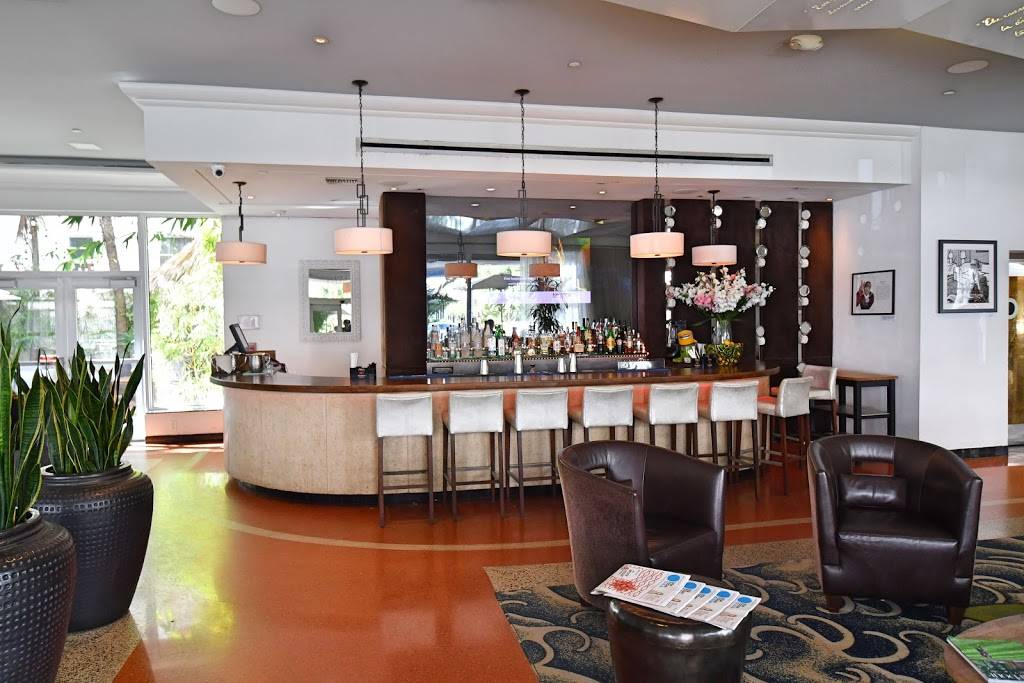 Salt Kitchen & Lounge | restaurant | 350 Ocean Dr, Miami Beach, FL 33139, USA | 3057138025 OR +1 305-713-8025