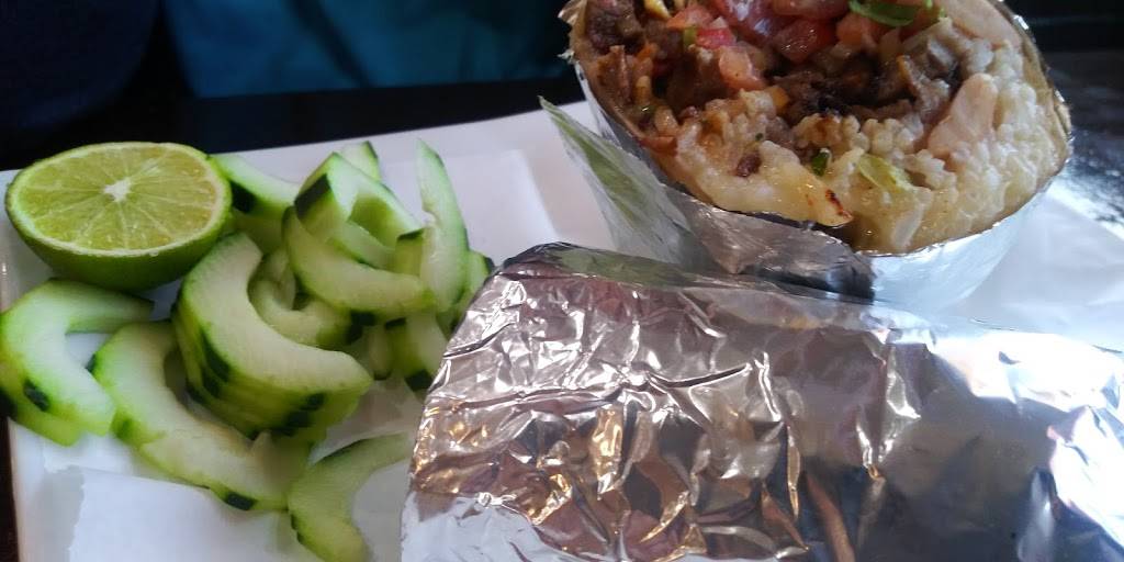 El Huesito Seafood & Grill | restaurant | 2168 Story Rd, San Jose, CA 95122, USA | 4086493059 OR +1 408-649-3059