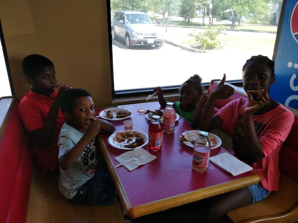 Sonys Cafe | restaurant | 6 Hovendon Ave, Brockton, MA 02302, USA | 5085885714 OR +1 508-588-5714