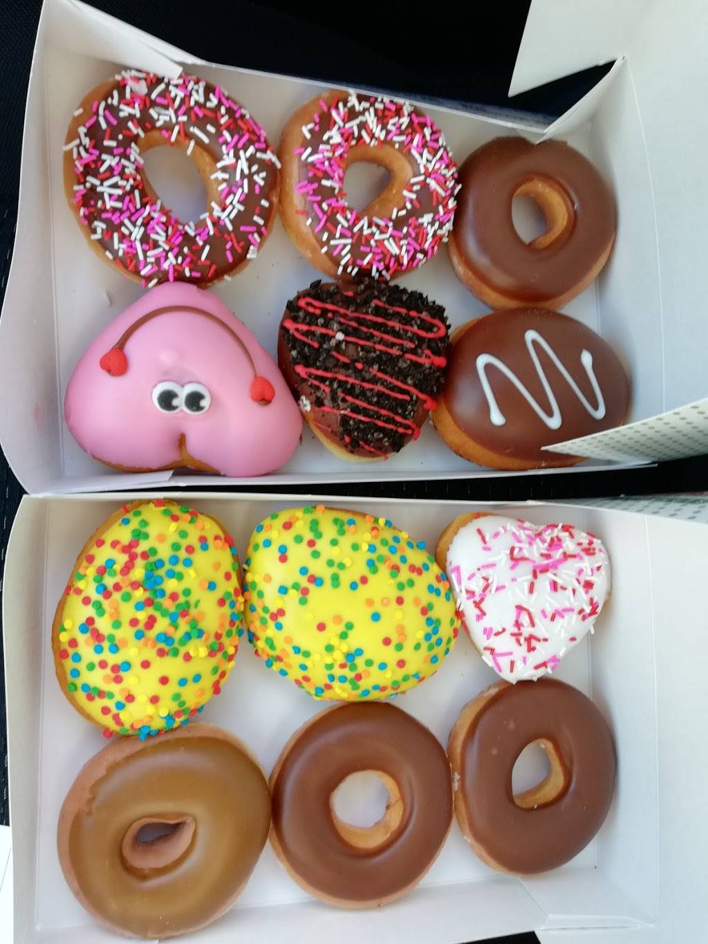 Krispy Kreme | bakery | 4760 E Los Coyotes Diagonal, Long Beach, CA 90815, USA | 5624944662 OR +1 562-494-4662