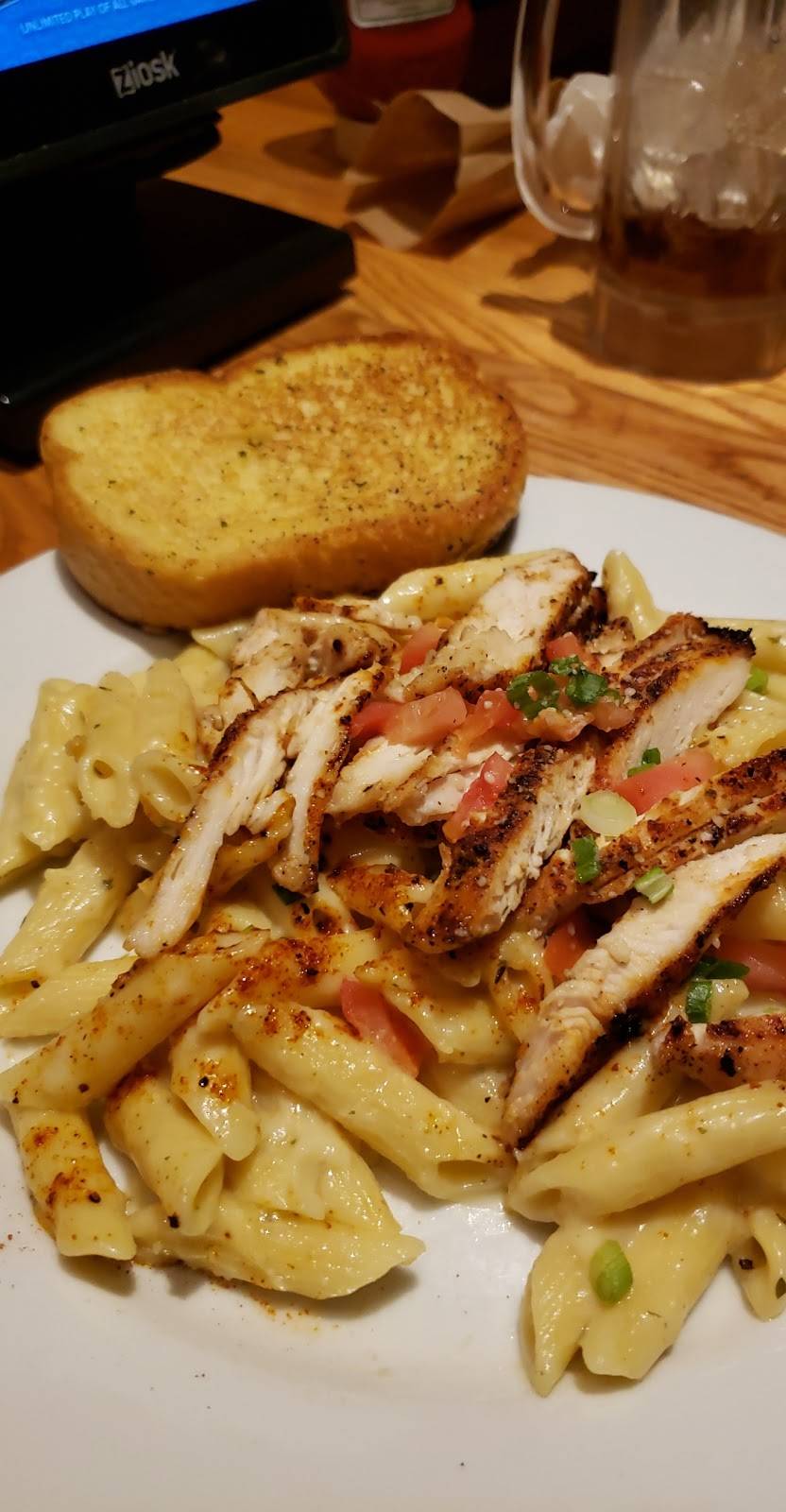 Chilis Grill & Bar | restaurant | 2011 N Rainbow Blvd, Las Vegas, NV 89108, USA | 7026381482 OR +1 702-638-1482