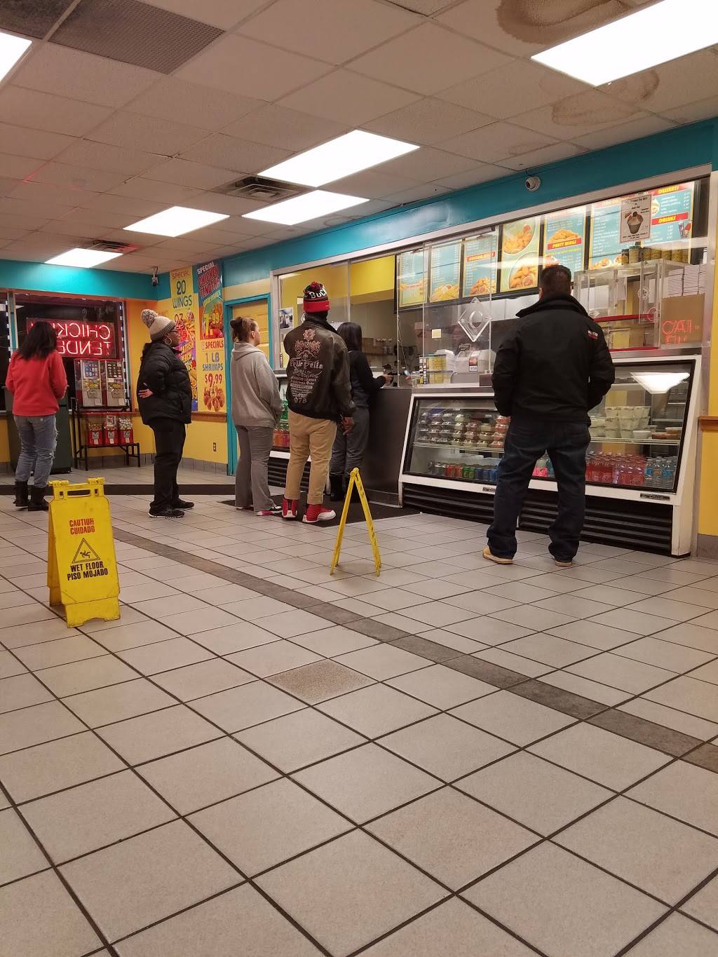 Shark Fish & Chicken | restaurant | 5815 Broadway, Merrillville, IN 46410, USA | 2199809788 OR +1 219-980-9788