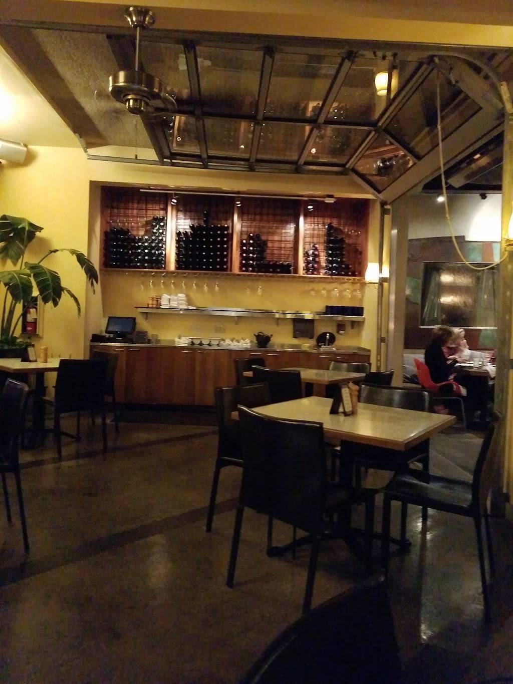 Riverside Clubhouse | restaurant | 2633 Riverside Blvd, Sacramento, CA 95818, USA | 9164489988 OR +1 916-448-9988