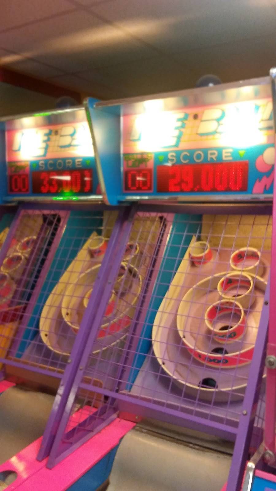 ALLPLaY Family Entertainment Center - Waldoboro | restaurant | 402 Friendship Rd, Waldoboro, ME 04572, USA | 2078327860 OR +1 207-832-7860