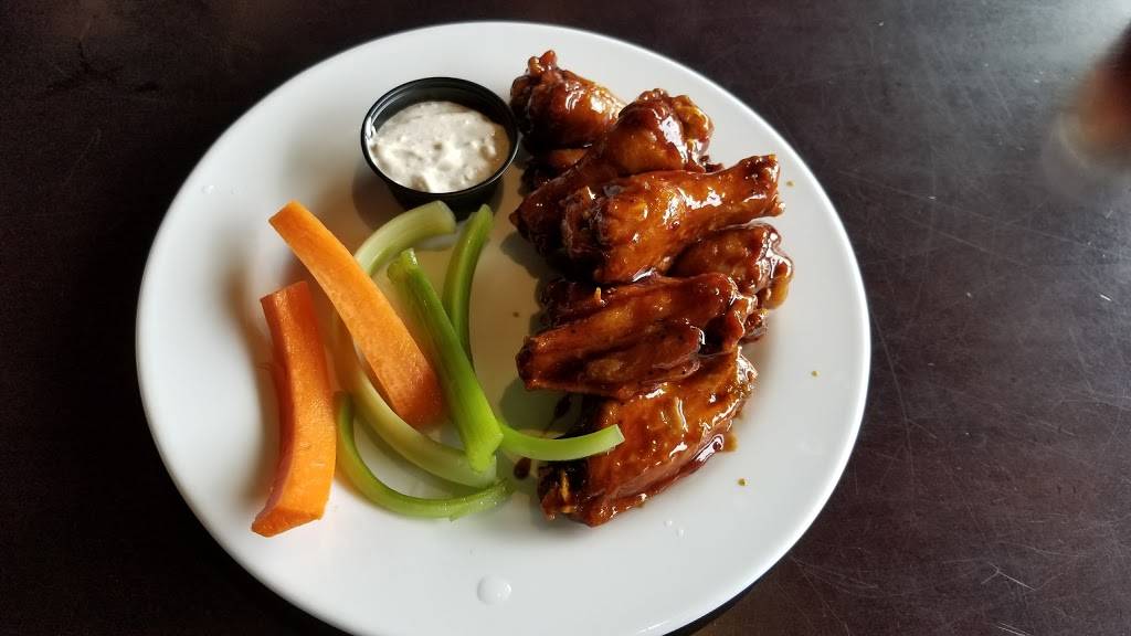 Three Squares Craft Kitchen & Cocktails | restaurant | 669 Highland Ave, Needham, MA 02494, USA | 7814444644 OR +1 781-444-4644