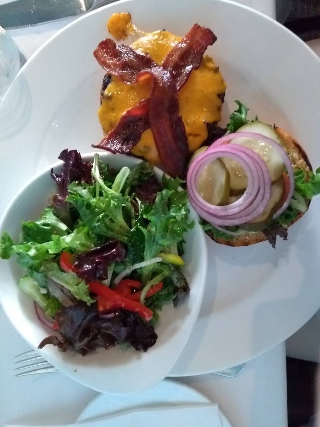 Davids Restaurant | restaurant | 168 New Lake Shore Rd, Port Dover, ON N0A 1N3, Canada | 5195830706 OR +1 519-583-0706