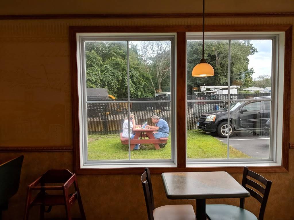 Subway | restaurant | 323 Clarks Falls Rd, North Stonington, CT 06359, USA | 8605995512 OR +1 860-599-5512
