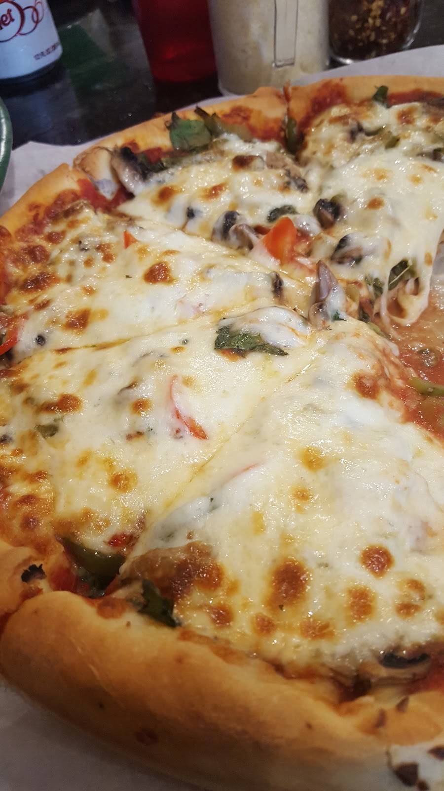 Villa Rosa Pizza Kitchen | restaurant | 5345 W Devon Ave, Chicago, IL 60646, USA | 7737747107 OR +1 773-774-7107