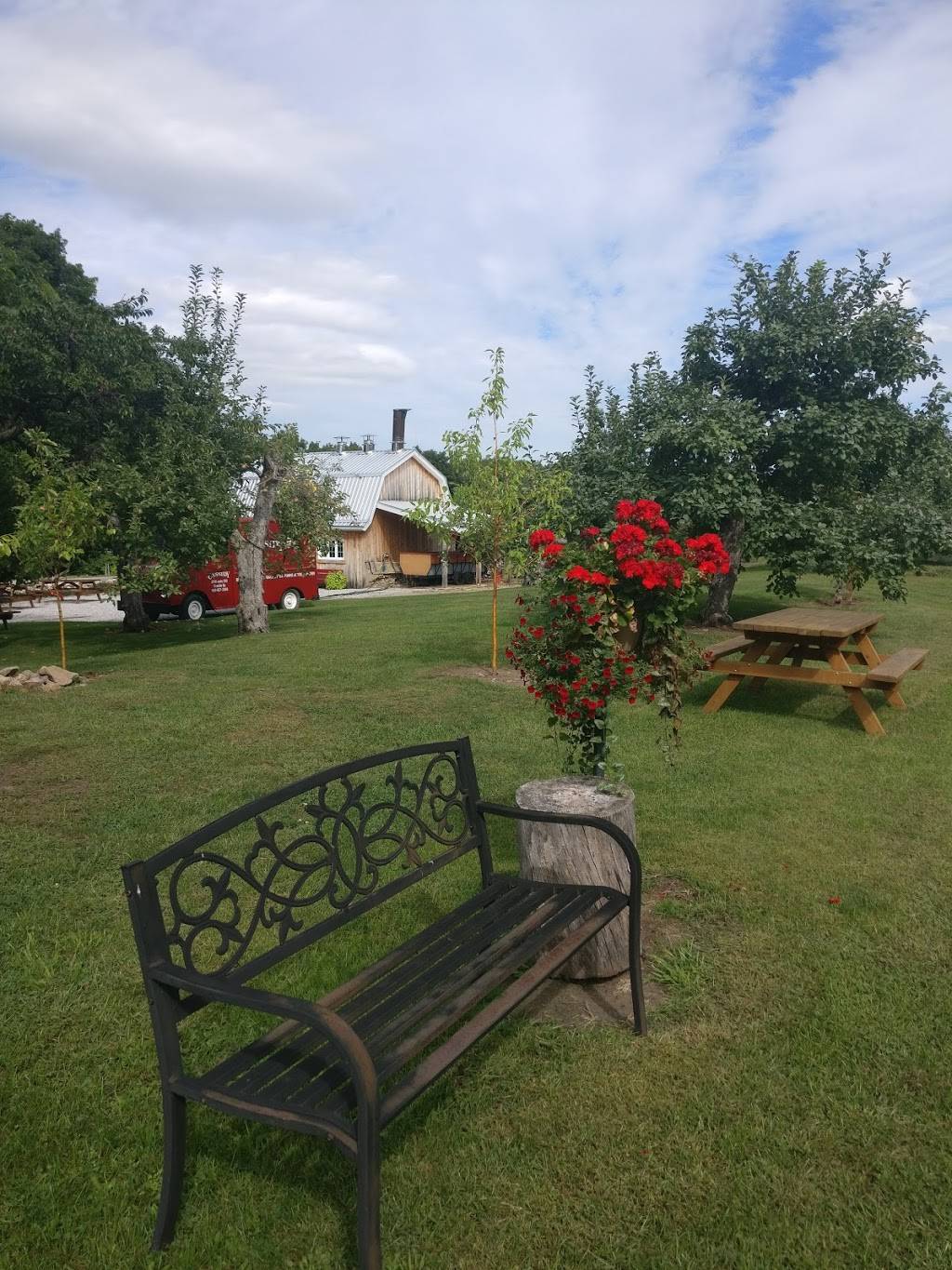 Vergers Cassidy | restaurant | ,JOS-1EO, 2910 QC-202, Franklin, QC J0S 1E0, Canada | 4508272000 OR +1 450-827-2000