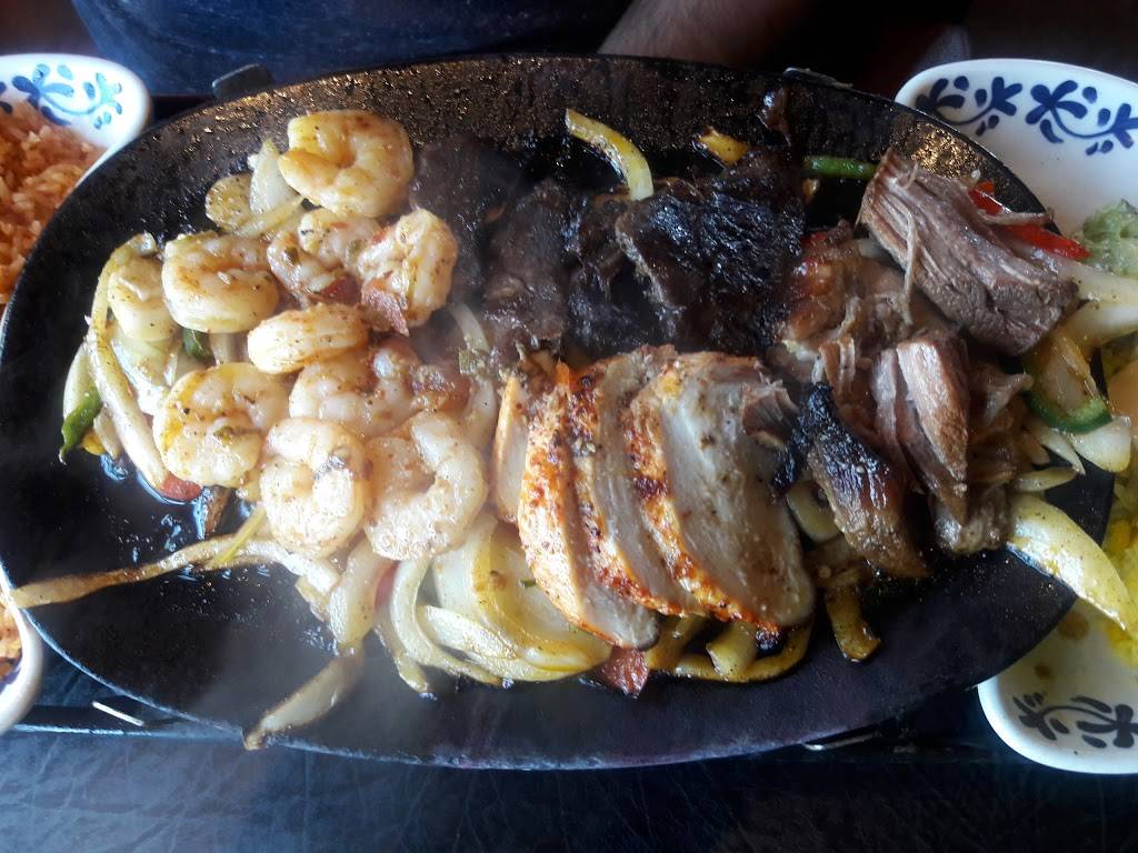 Chevys Fresh Mex | restaurant | 1919 Douglas Blvd, Roseville, CA 95661, USA | 9167849587 OR +1 916-784-9587