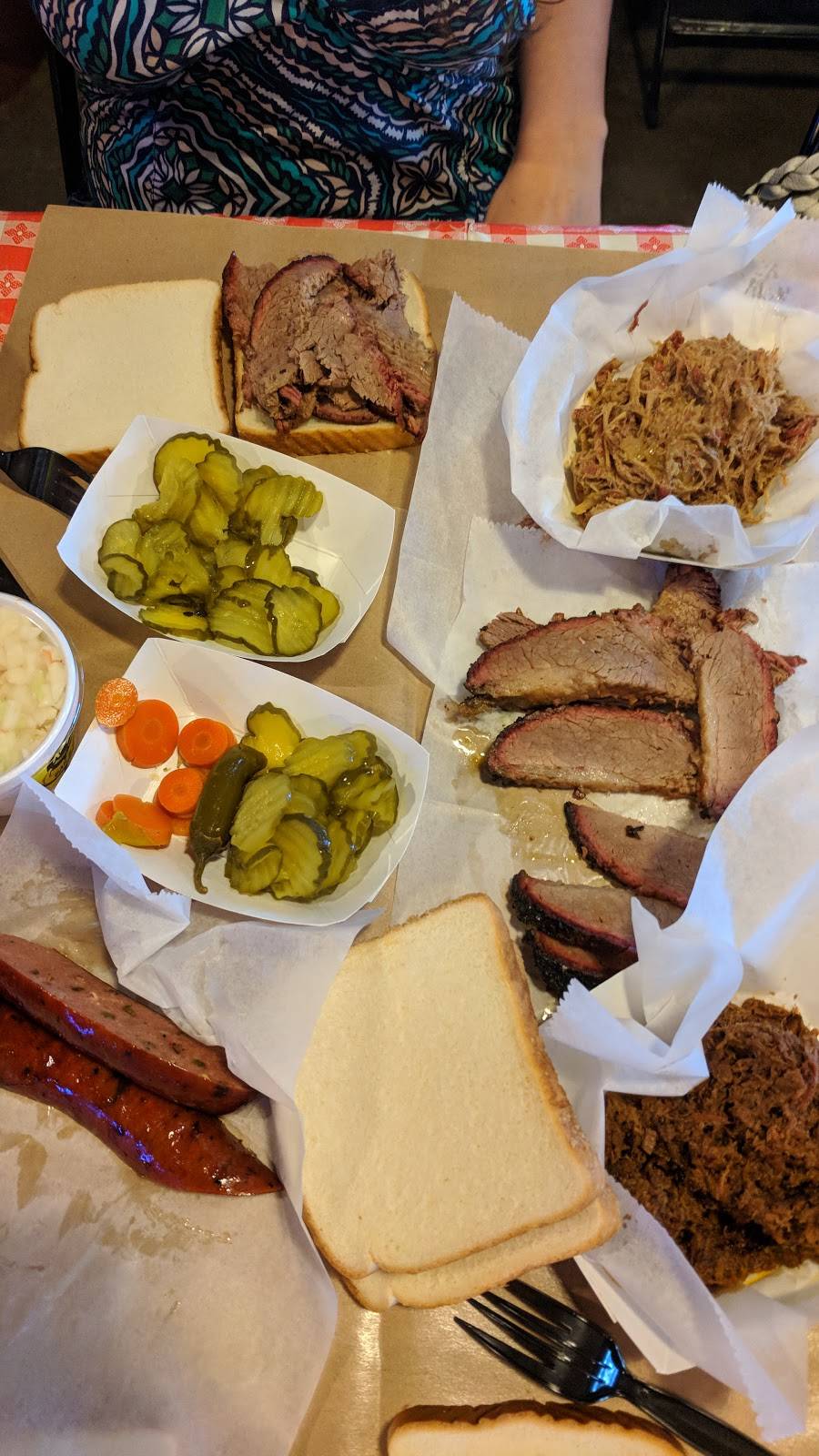 Rudys "Country Store" and Bar-B-Q | restaurant | 20500 Southwest Fwy, Richmond, TX 77469, USA | 8327571836 OR +1 832-757-1836