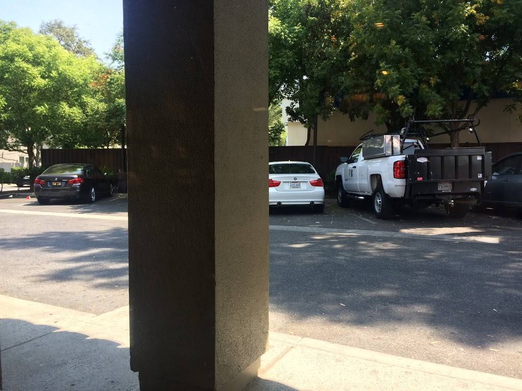 Starbucks | cafe | 3885 El Camino Real, Palo Alto, CA 94306, USA | 6508570133 OR +1 650-857-0133