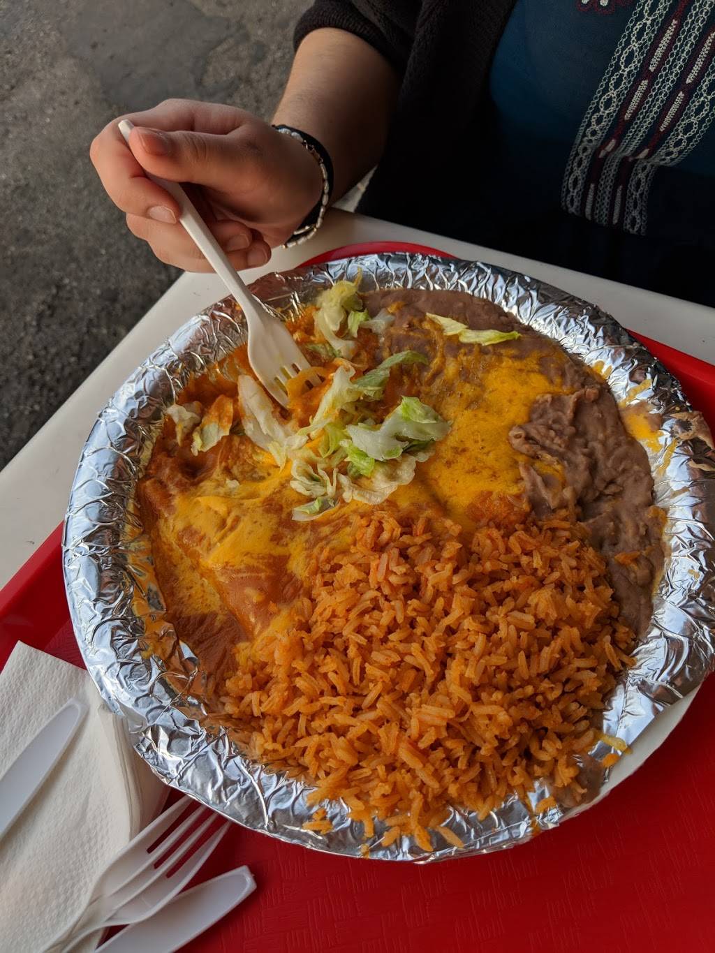 El Taquito | restaurant | 1475 N Mt Vernon Ave, Colton, CA 92324, USA | 9098252731 OR +1 909-825-2731