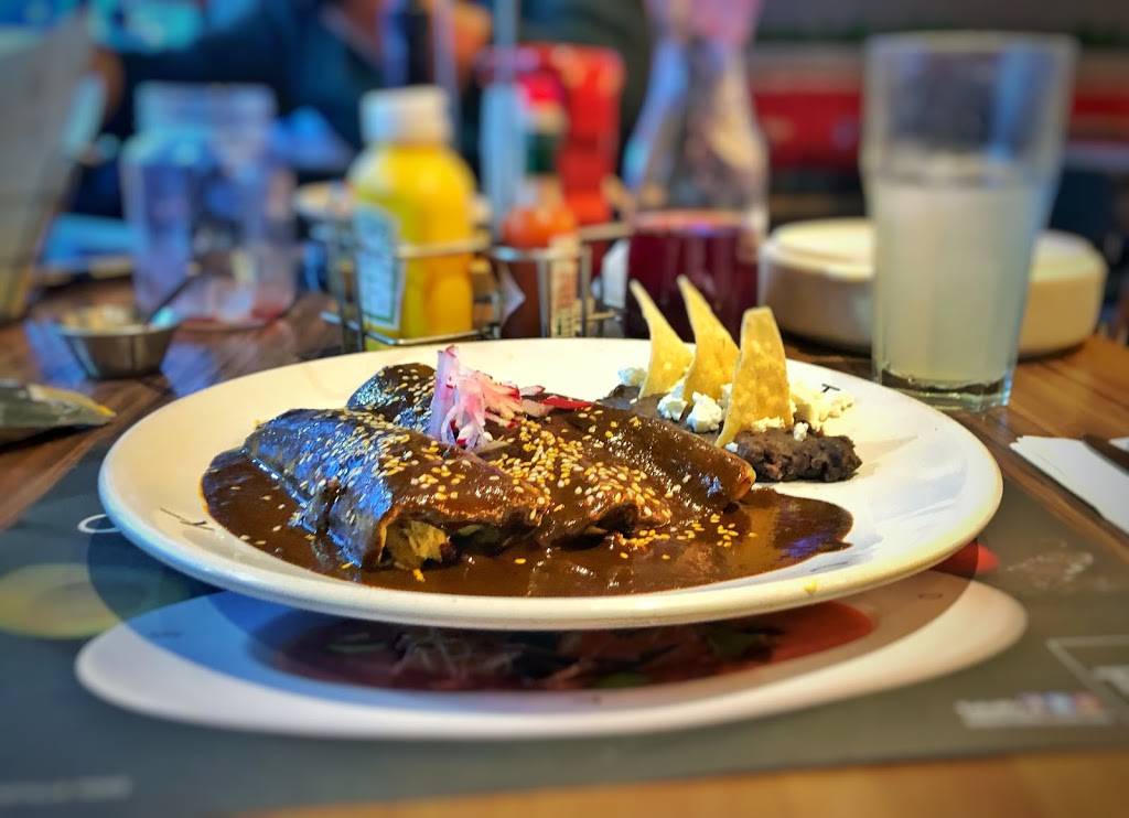 Toks Otay | restaurant | AV. General. Lázaro Cárdenas Nº 2171, La Pechuga, Constituyentes, 22457 Tijuana, B.C., Mexico | 016642107476 OR +52 664 210 7476