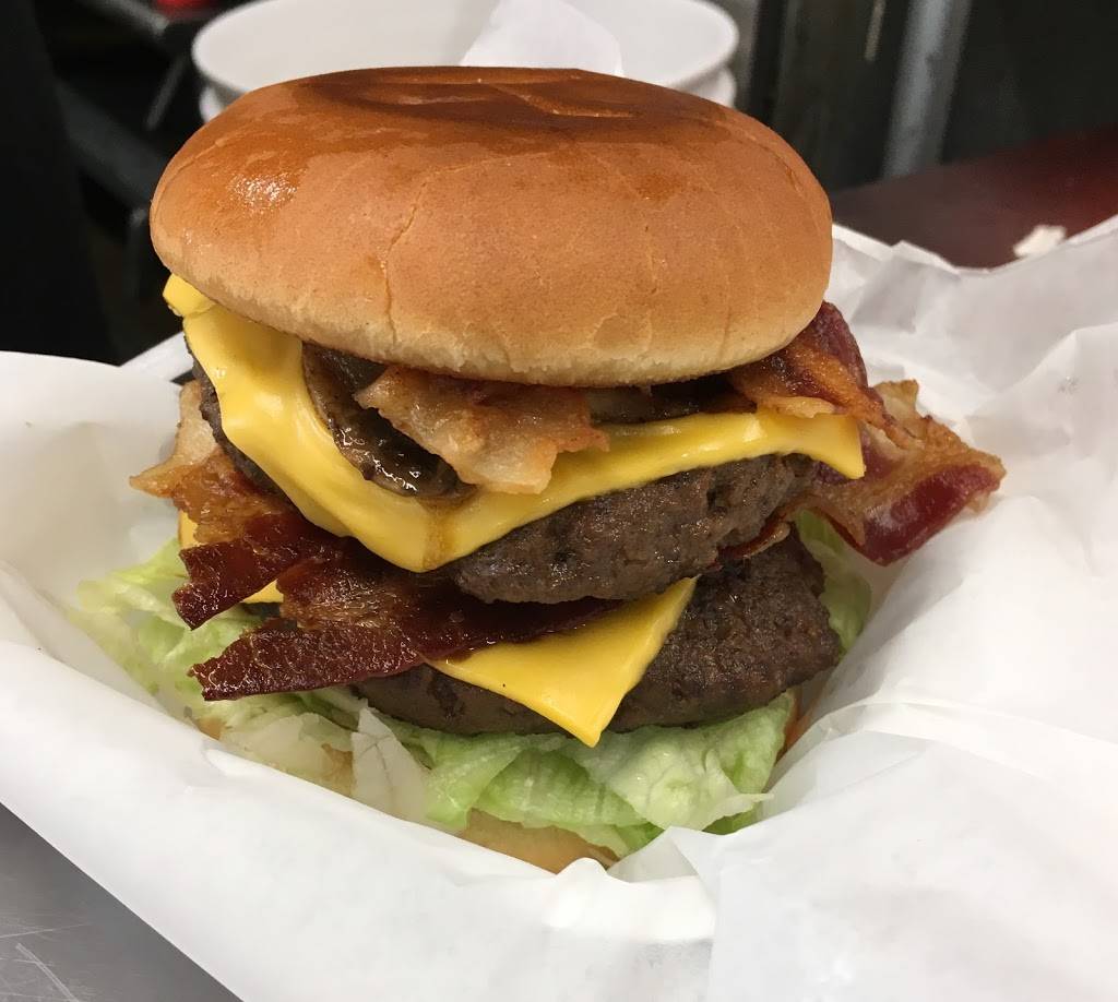 The Burger Cabin | restaurant | 20905 E Main St, Huntingdon, TN 38344, USA | 7315353437 OR +1 731-535-3437
