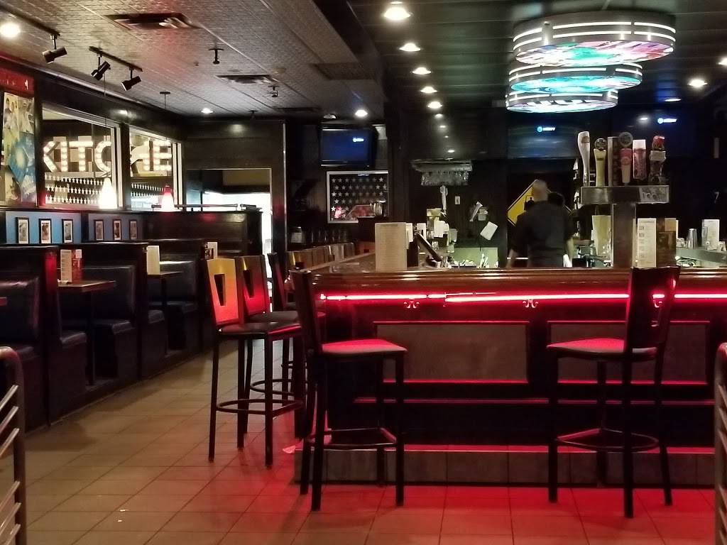 TGI Fridays | restaurant | 3015 Lohr Rd, Ann Arbor, MI 48103, USA | 7349977050 OR +1 734-997-7050