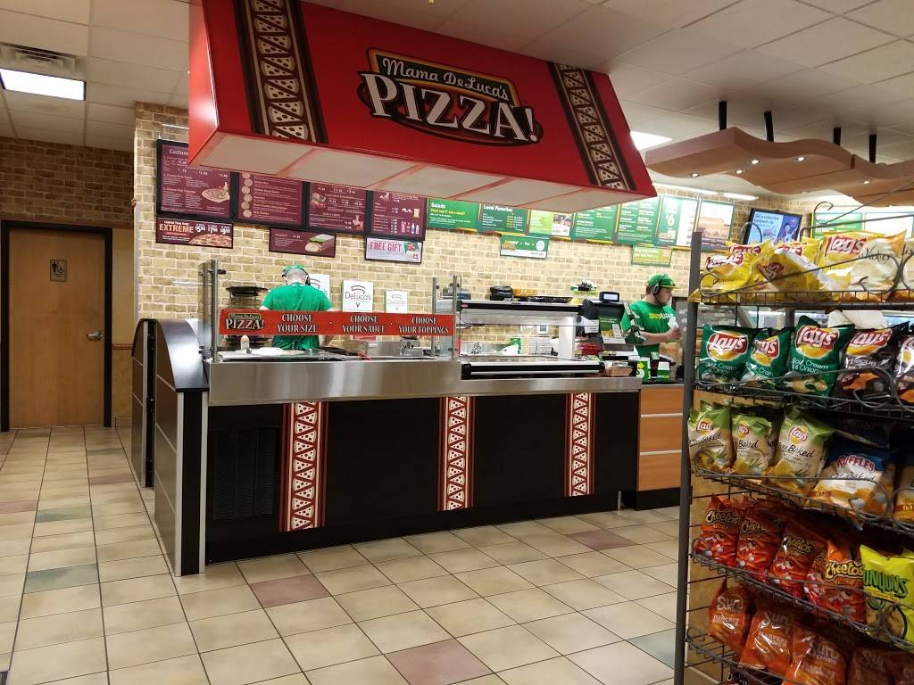 Mama DeLucas Pizza | meal takeaway | 601 Lakeshore Dr, Weyauwega, WI 54983, USA | 9208672488 OR +1 920-867-2488