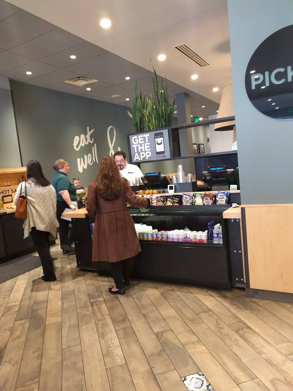 Chopt Creative Salad Co. | restaurant | 1449A Chain Bridge Rd, McLean, VA 22101, USA | 5712977402 OR +1 571-297-7402