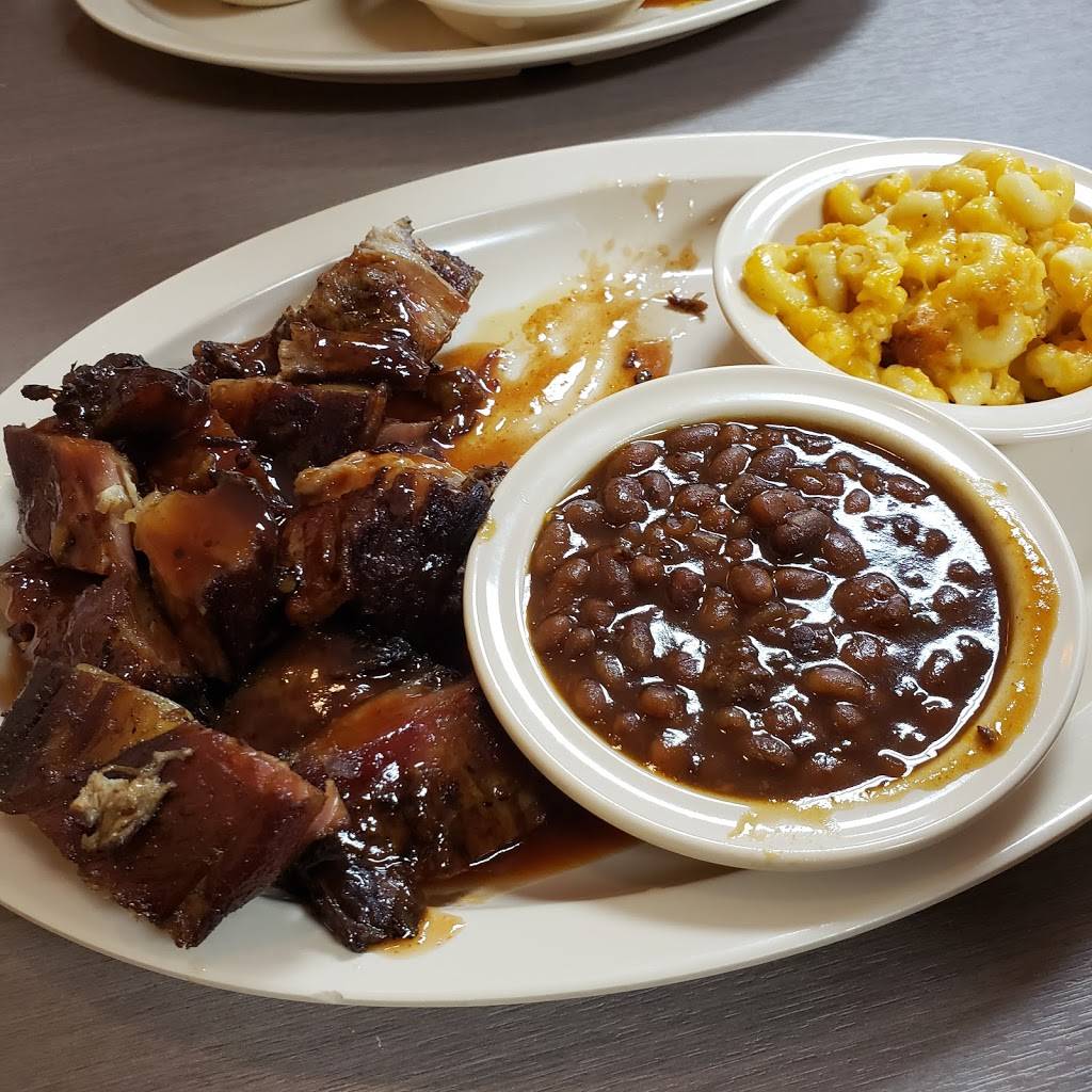 Mr. Pigs Smokehouse | restaurant | 1992 Donald Lee Hollowell Pkwy NW, Atlanta, GA 30318, USA | 4049689451 OR +1 404-968-9451