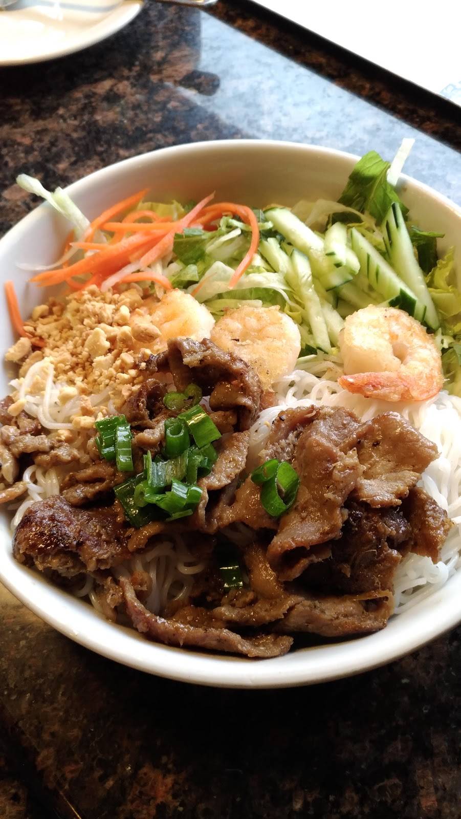 King Pho | restaurant | 5414 W Devon Ave, Chicago, IL 60646, USA | 2242364566 OR +1 224-236-4566