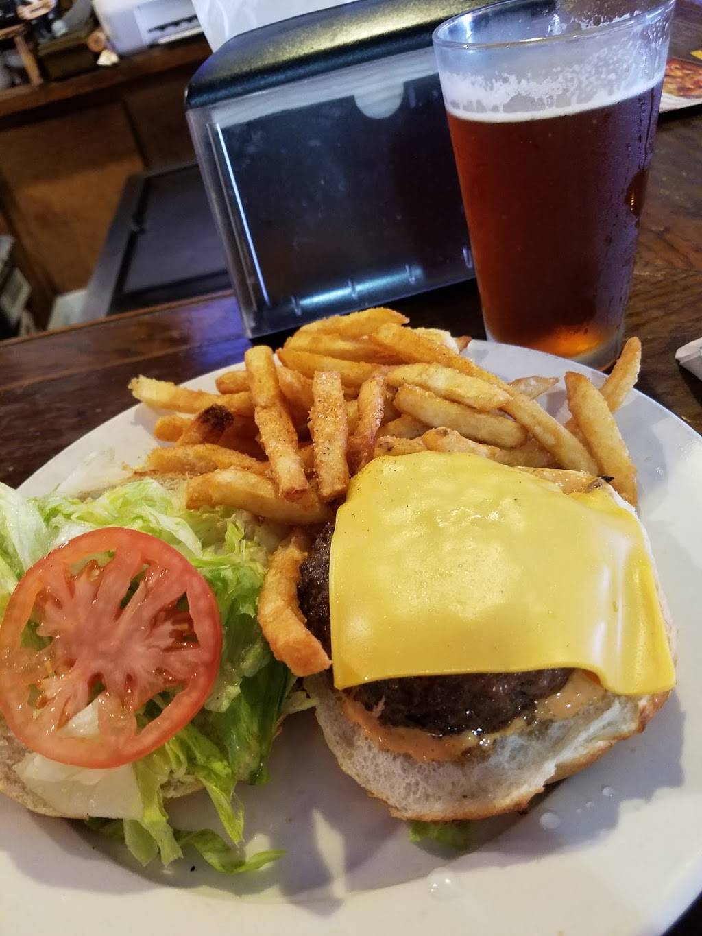 Sams Inn Restaurant | restaurant | 223 Potomac Ave, Quantico, VA 22134, USA | 7036406493 OR +1 703-640-6493