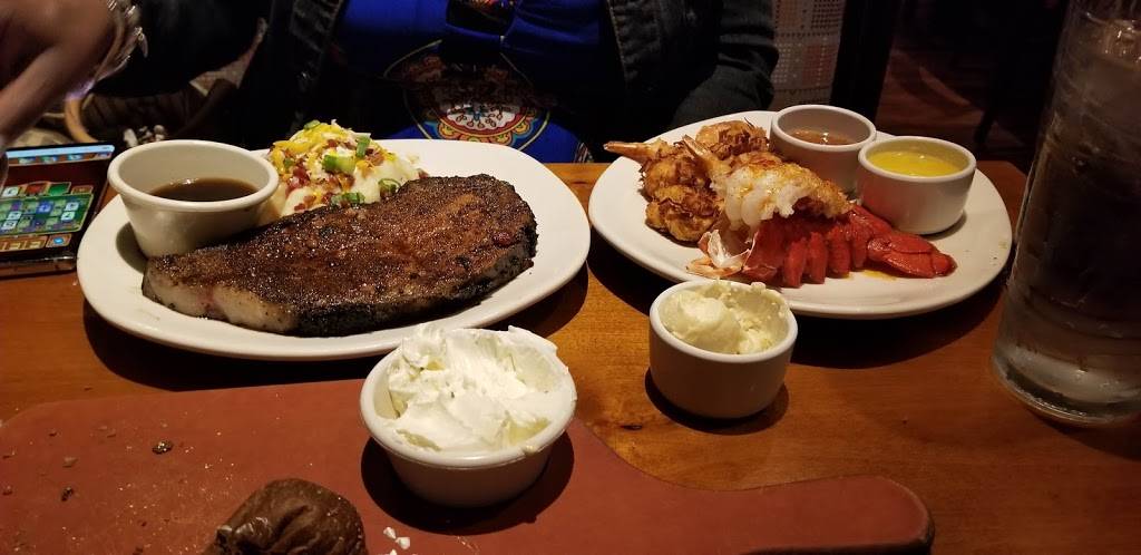 Outback Steakhouse | restaurant | 13010 Middlebelt Rd, Livonia, MI 48150, USA | 7345252476 OR +1 734-525-2476