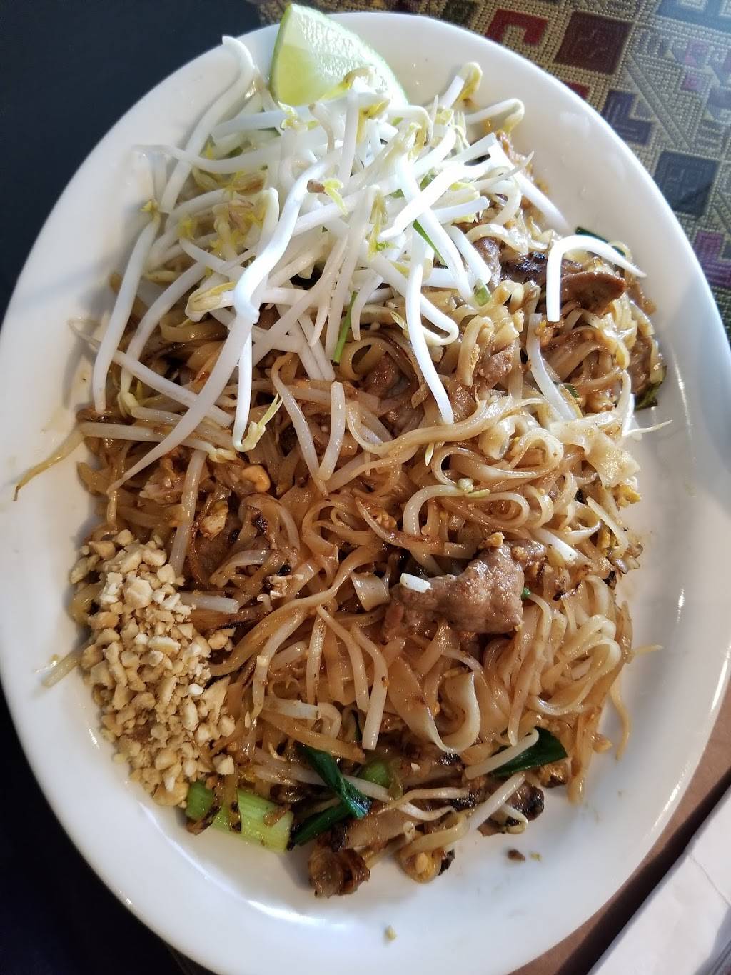 Xays Kitchen Laos & Thai Cuisine | restaurant | 35 White St unit 4, Danbury, CT 06810, USA | 2039174633 OR +1 203-917-4633