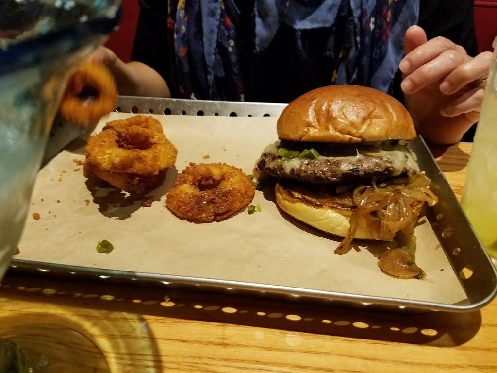 Chilis Grill & Bar | meal takeaway | 312 Lancaster Ave, Wayne, PA 19087, USA | 6106871001 OR +1 610-687-1001