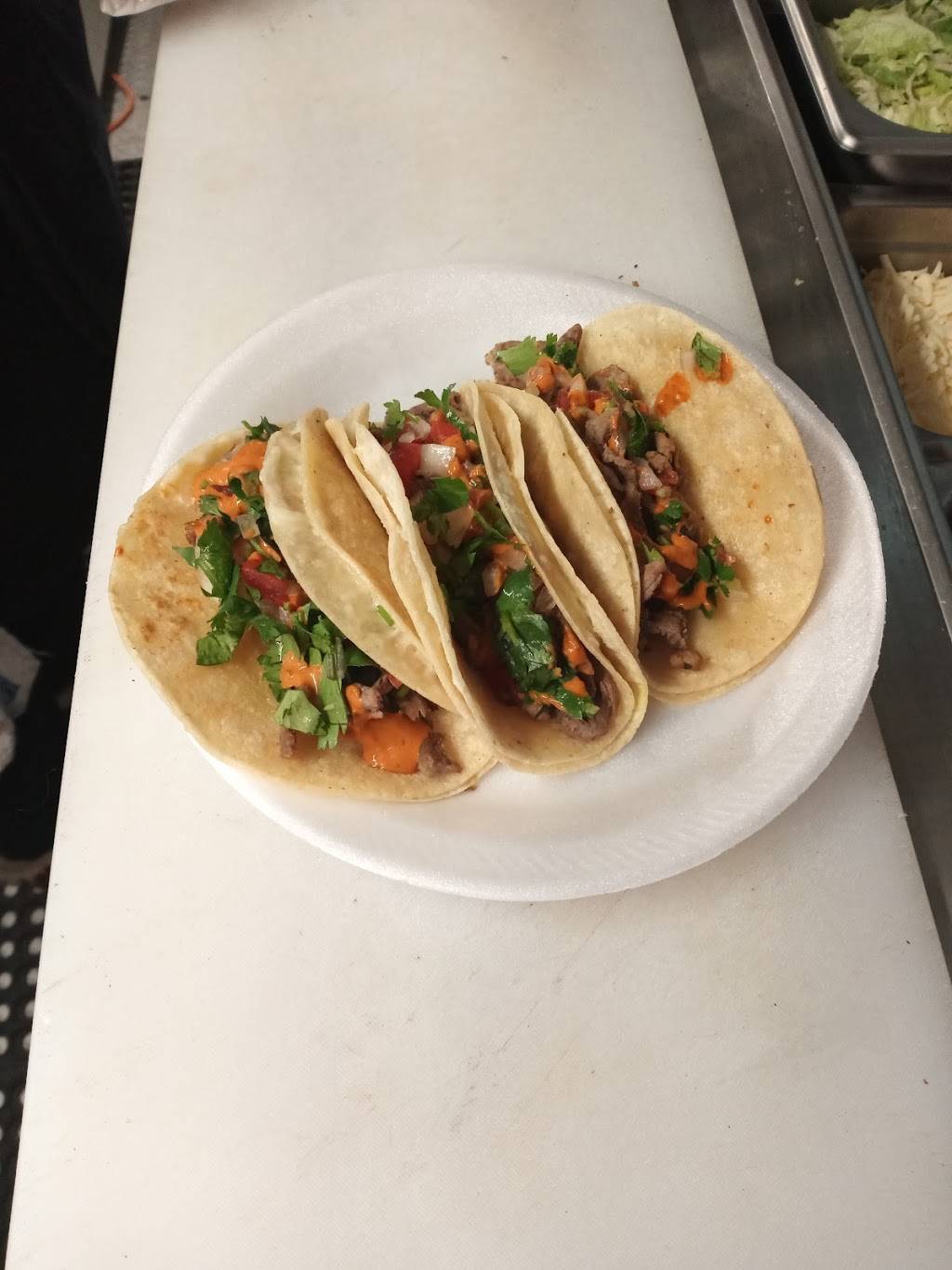 Tacos La Jarocha | restaurant | 618 W Main St, Waterbury, CT 06702, USA | 2035109987 OR +1 203-510-9987