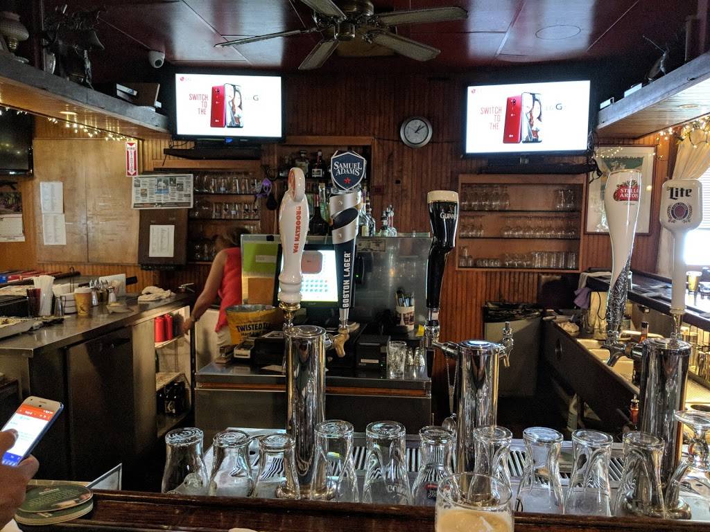 Clarkes | restaurant | 1275 Saw Mill River Rd, Yonkers, NY 10710, USA | 9143765995 OR +1 914-376-5995