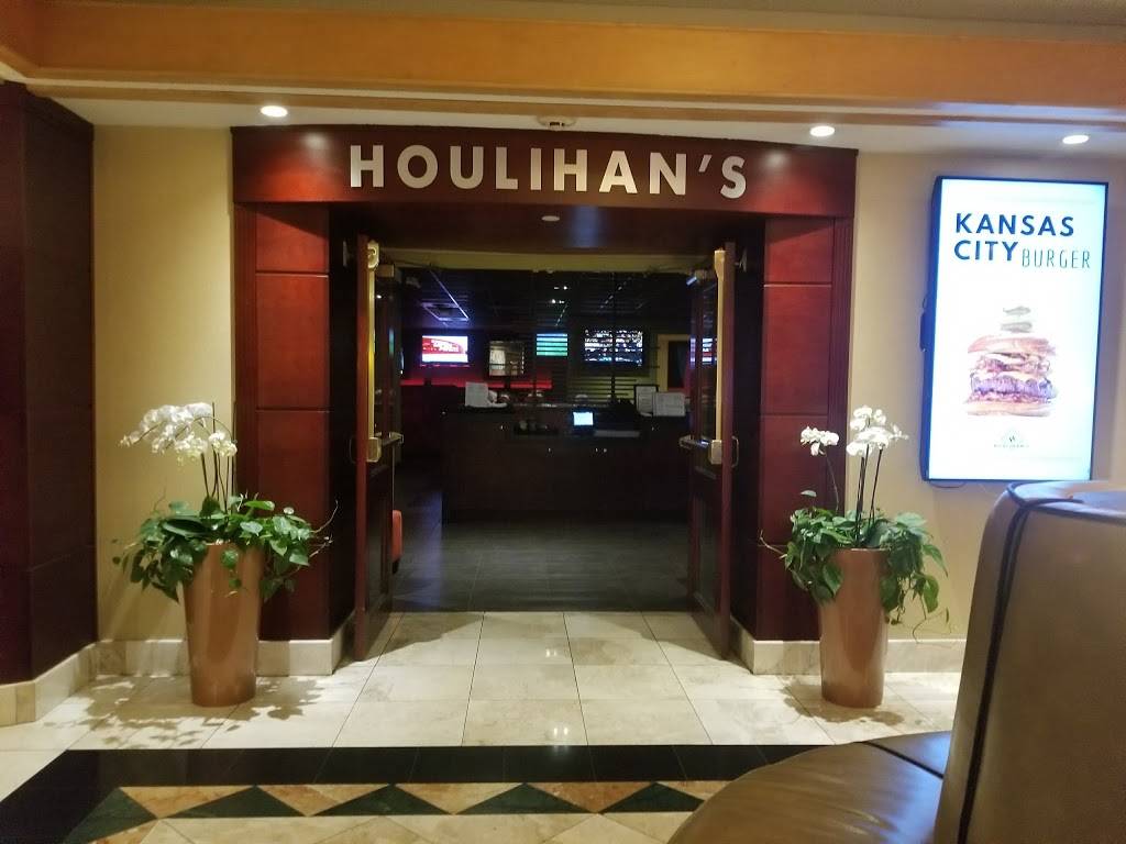 Houlihans | restaurant | 275 S Airport Blvd, South San Francisco, CA 94080, USA | 6505882265 OR +1 650-588-2265