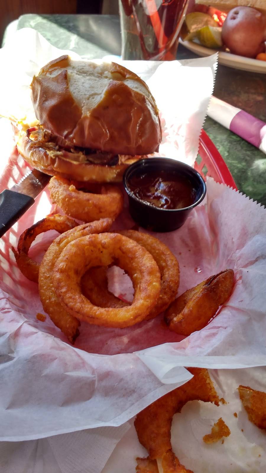 Rosie OHares Public House | night club | 702 Water St, East Dundee, IL 60118, USA | 8474261116 OR +1 847-426-1116