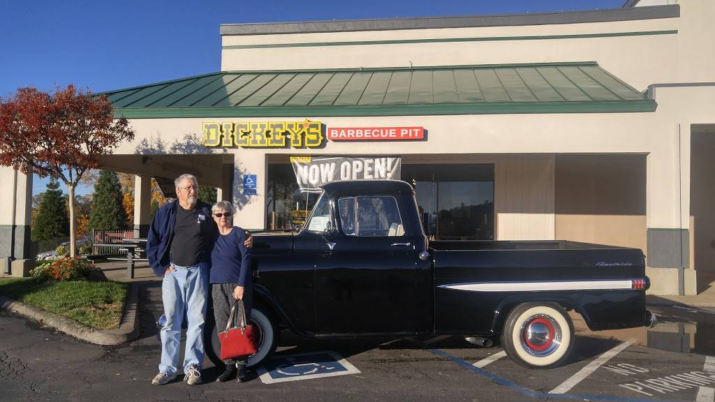 Dickeys Barbecue Pit | restaurant | 21 Fair Ln, Placerville, CA 95667, USA | 5307483445 OR +1 530-748-3445