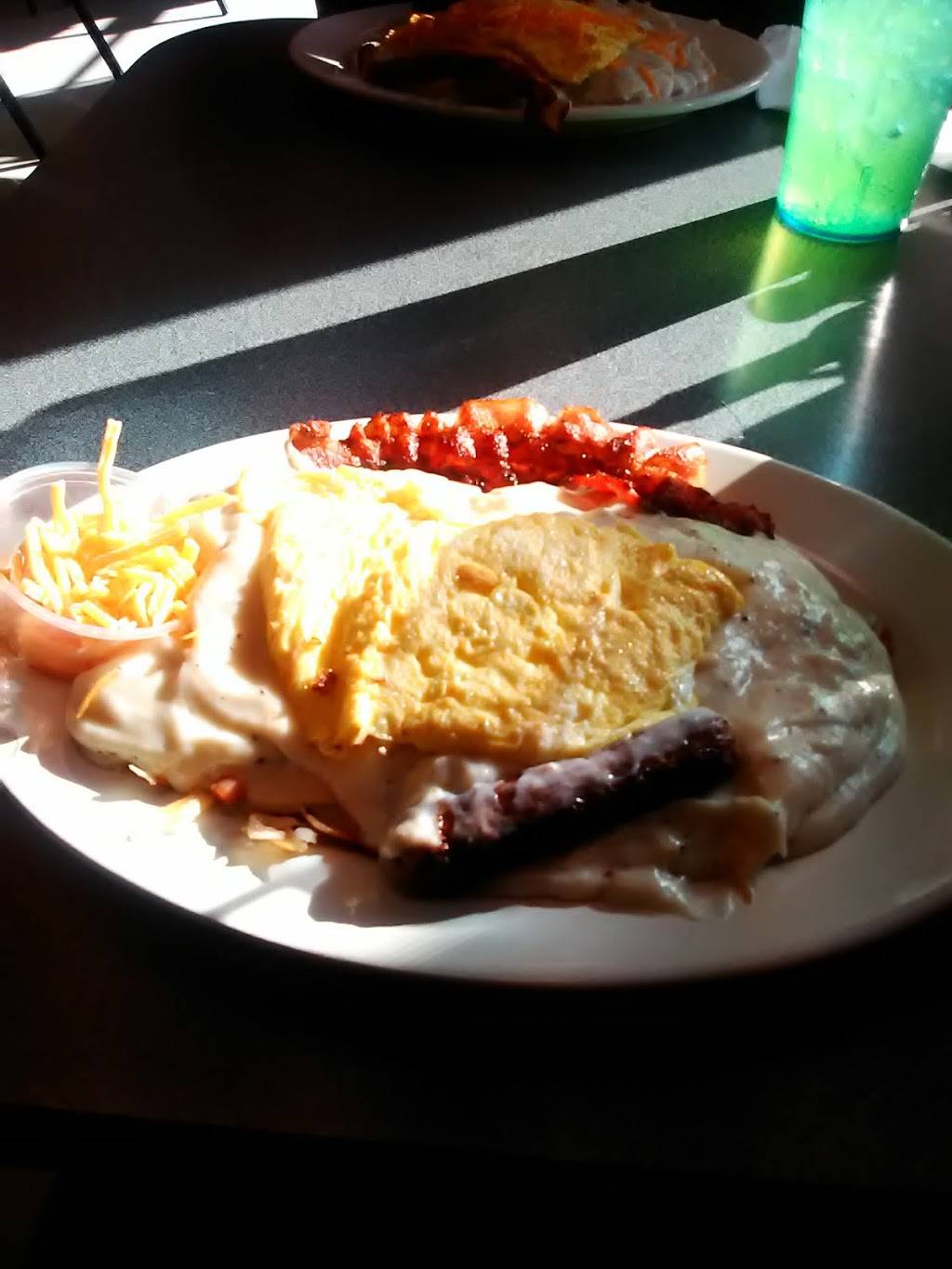 Riverside Restaurant | restaurant | 924 E Main St, Piketon, OH 45661, USA | 7402893884 OR +1 740-289-3884