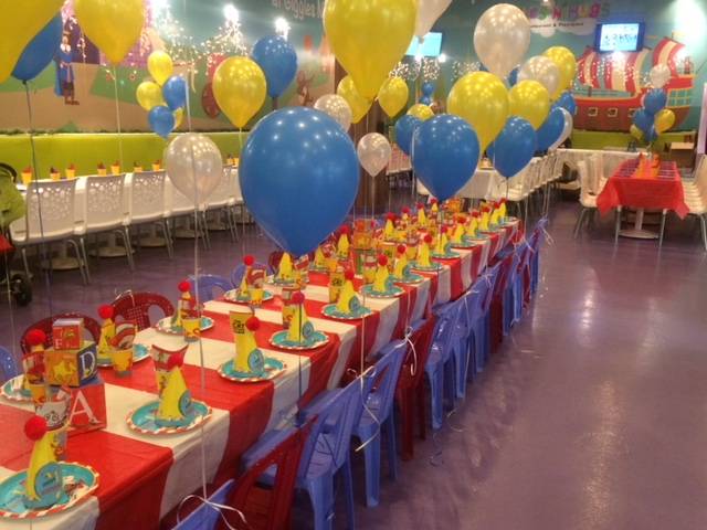 Giggles N Hugs | restaurant | 6600 Topanga Canyon Blvd, Canoga Park, CA 91303, USA | 81895648473 OR +1 818-956-4847 ext. 3