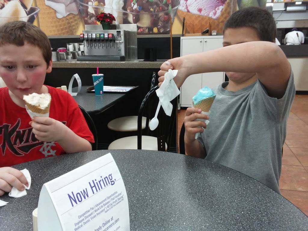 Braums Burger & Ice Cream Restaurant | restaurant | 740 SW 119th St, Oklahoma City, OK 73170, USA | 4056918962 OR +1 405-691-8962