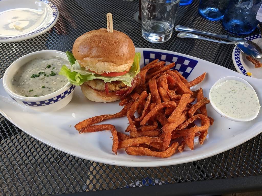 Dukes Seafood | restaurant | 1111 Fairview Ave N, Seattle, WA 98109, USA | 2063829963 OR +1 206-382-9963