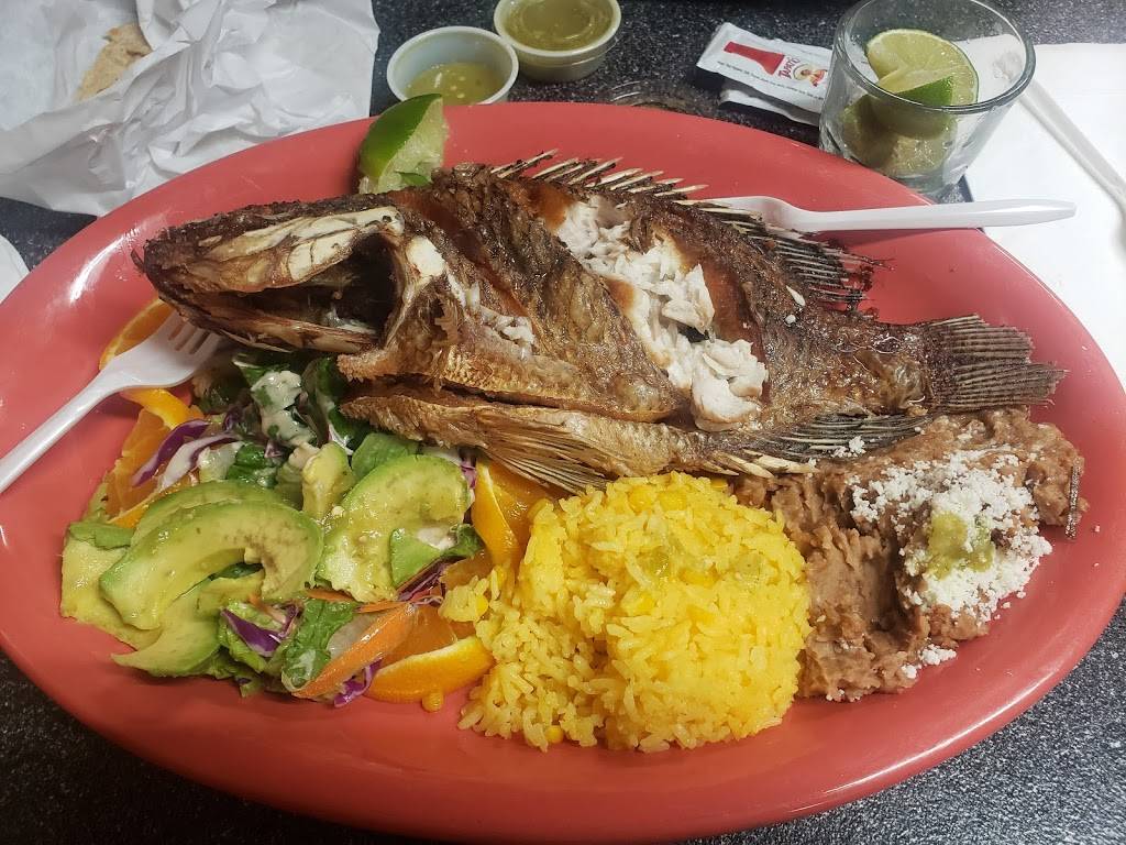 Carnitas y Mariscos Las Morelianas | restaurant | 2822 Imperial Ave, San Diego, CA 92102, USA | 6192396284 OR +1 619-239-6284